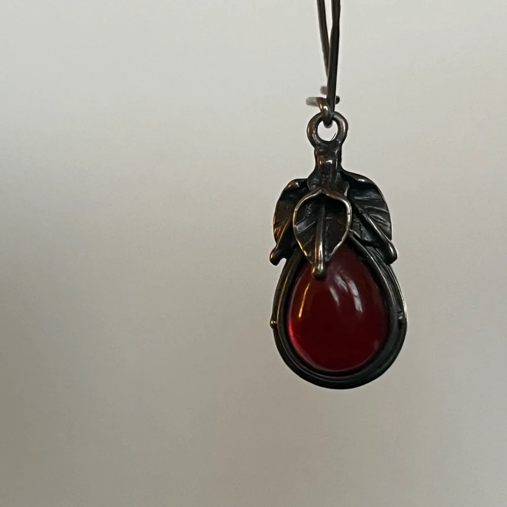 Red garnet earrings - Picture 7 of 9